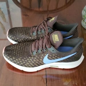 EUC Nike Air Zoom Pegasus 35